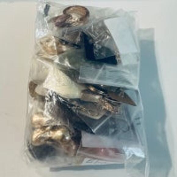 30 Pairs of Assorted Earrings - Picture 6 of 6